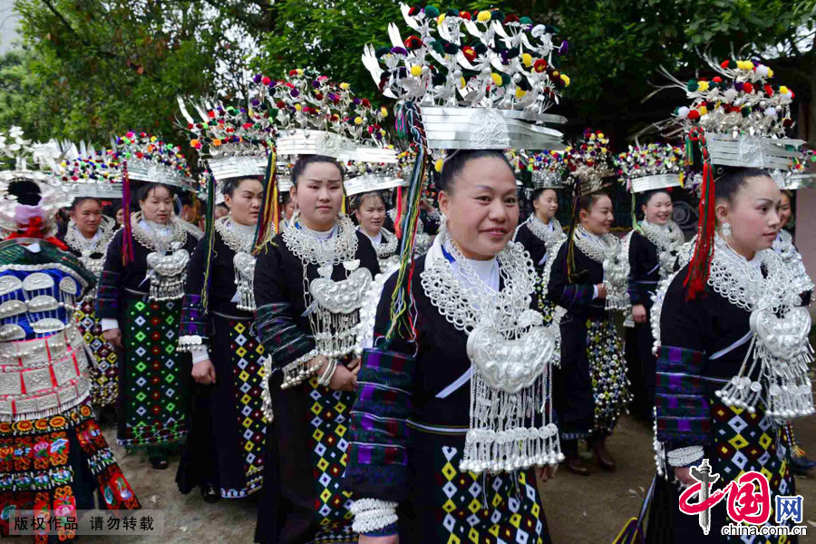 少数民族 苗族服饰 贵州 黔东南 苗家 图案 历史 穿在身上的历史 少数民族 苗族服饰 贵州 黔东南 苗家 图案 历史 穿在身上的历史
